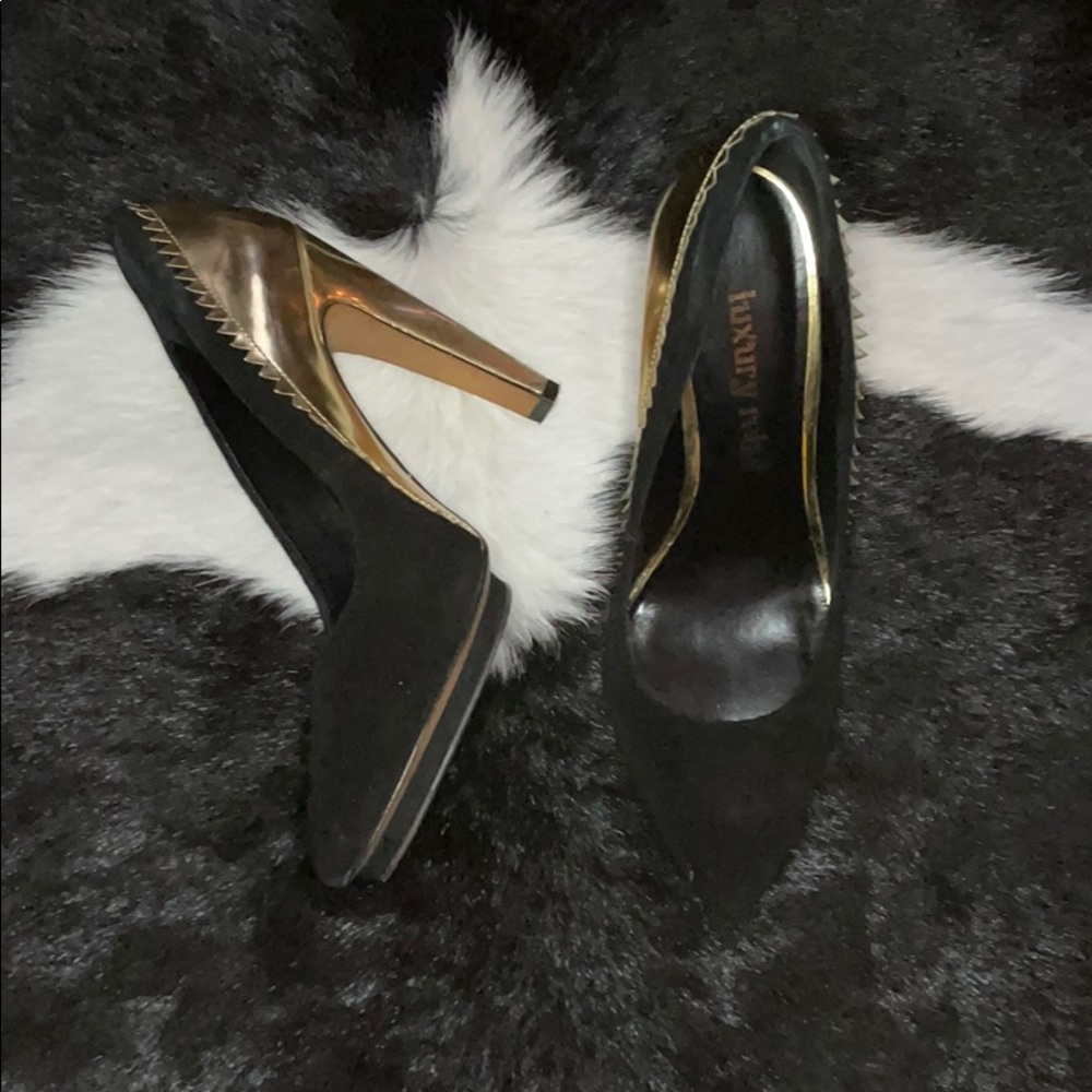 Size 8 black suede and gold platform pump